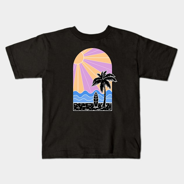 Surfer's paradise beach Kids T-Shirt by gegogneto